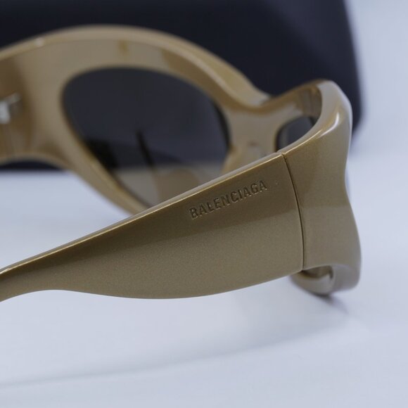 Balenciaga BB0228S 004 Geometric Sunglasses - Gold / Gold Mirror main image 6